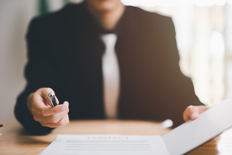 What is the Difference Between a Will Writer and a Solicitor?